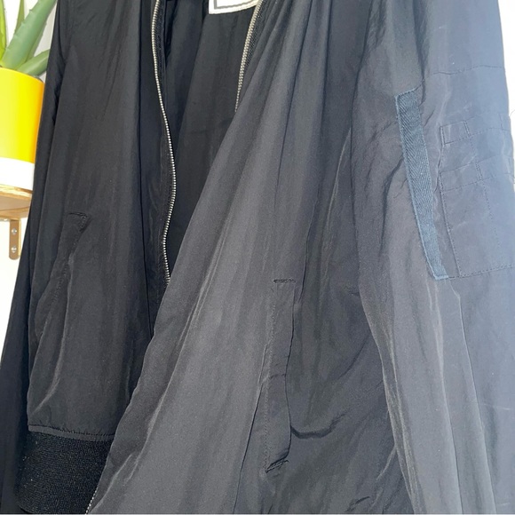 Windbreaker - Picture 2 of 2